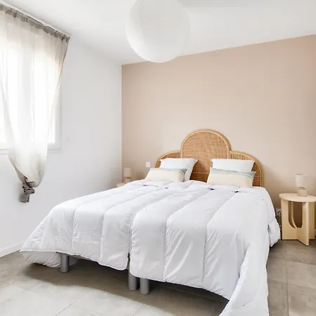 Jolie Maison Pour 8 - 400m De La - Terrasse La Guérinière