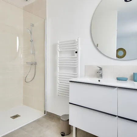 Jolie Maison Pour 8 - 400m De La - Terrasse La Guérinière