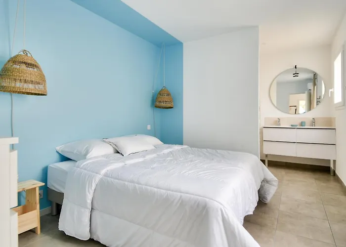 Jolie Maison Pour 8 - 400m De La - Terrasse بيت للعطل La Guérinière