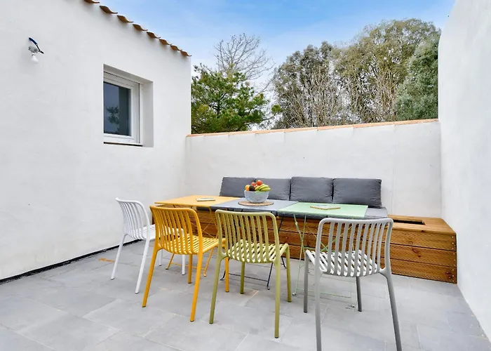 Jolie Maison Pour 8 - 400m De La - Terrasse *